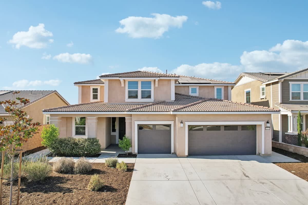 Entire Private 3000 SqFt House with 5 Bedrooms, 4 Bathroom, Gated Yard, Garage in Menifee — Menifee, CA — vacation rental