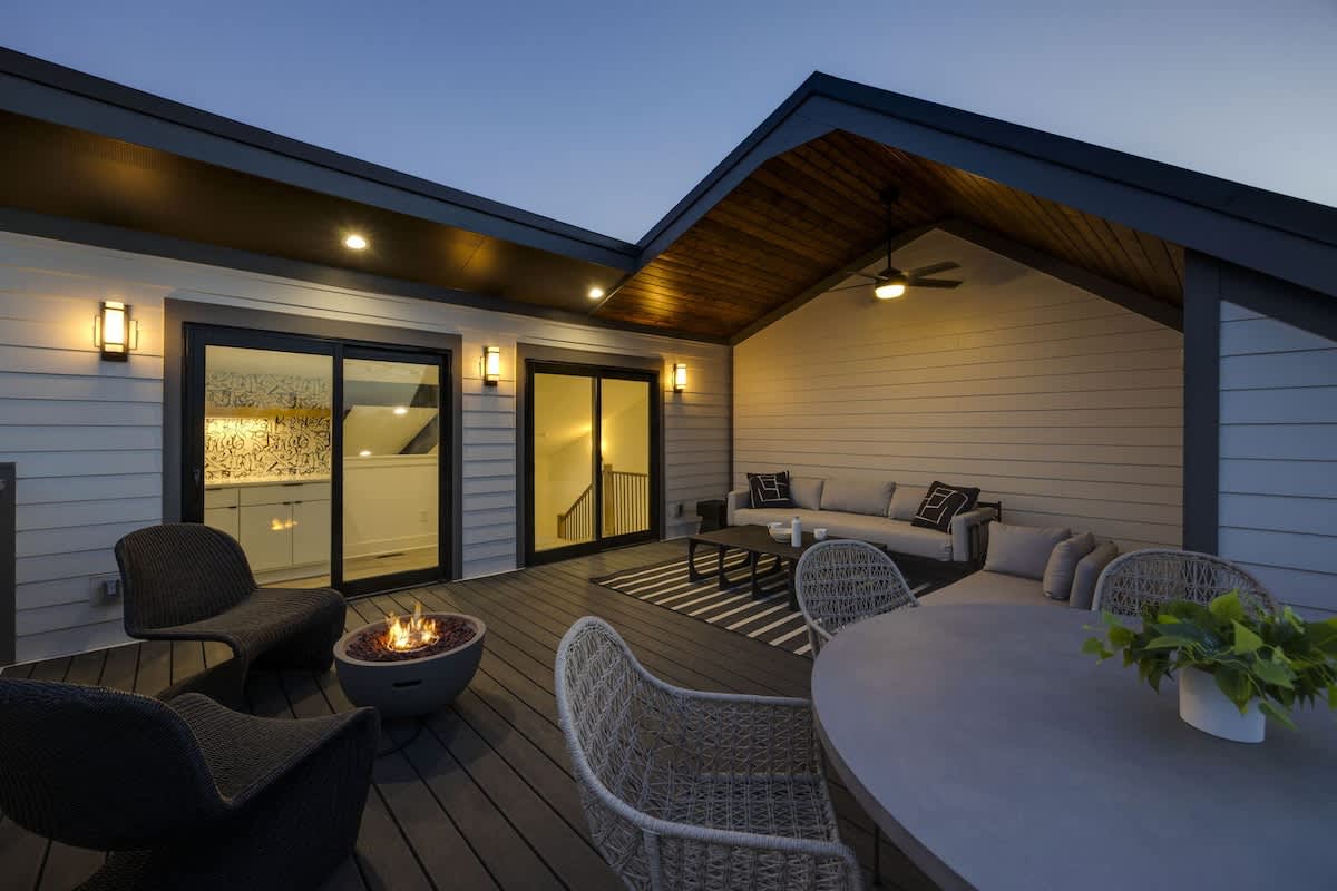 Enchant - Stunning City Views - Modern Luxe