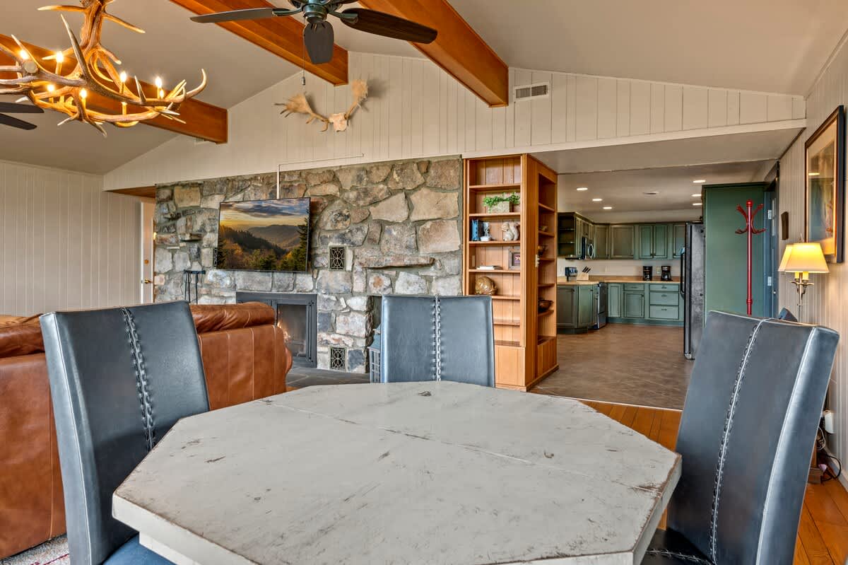 Trillium Lodge 10