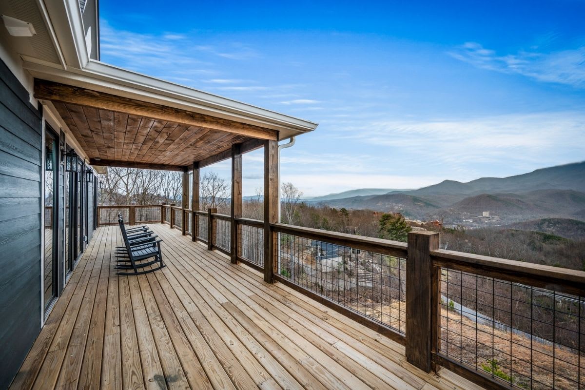 Porch | Photo 41