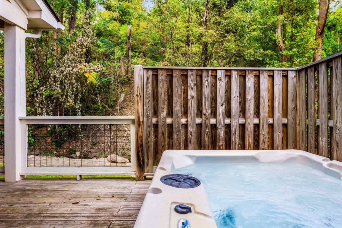 Cozy Creek Cottage 3