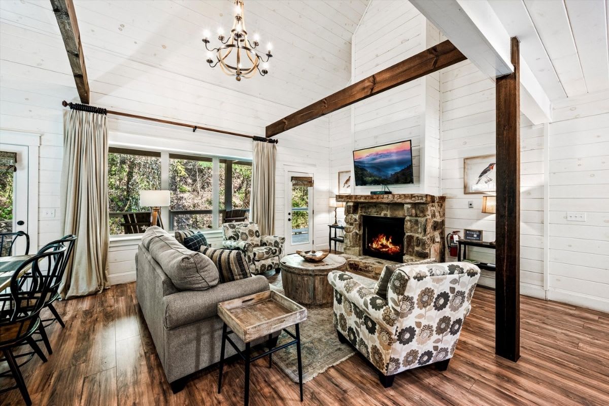 Cozy Creek Cottage