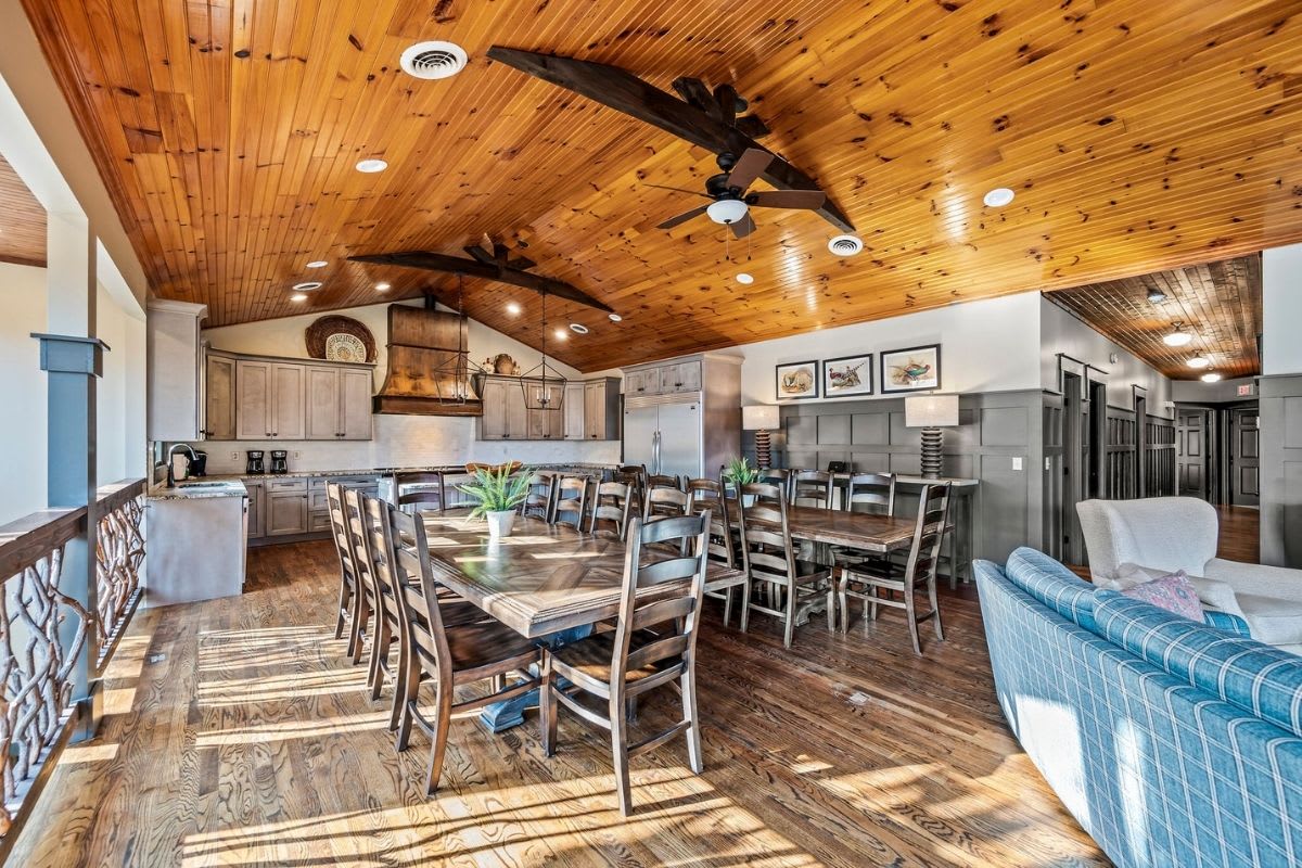 Laurel Lodge 2