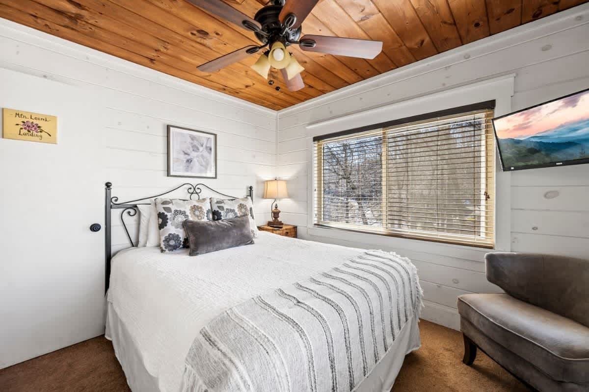Mountain Laurel House 3