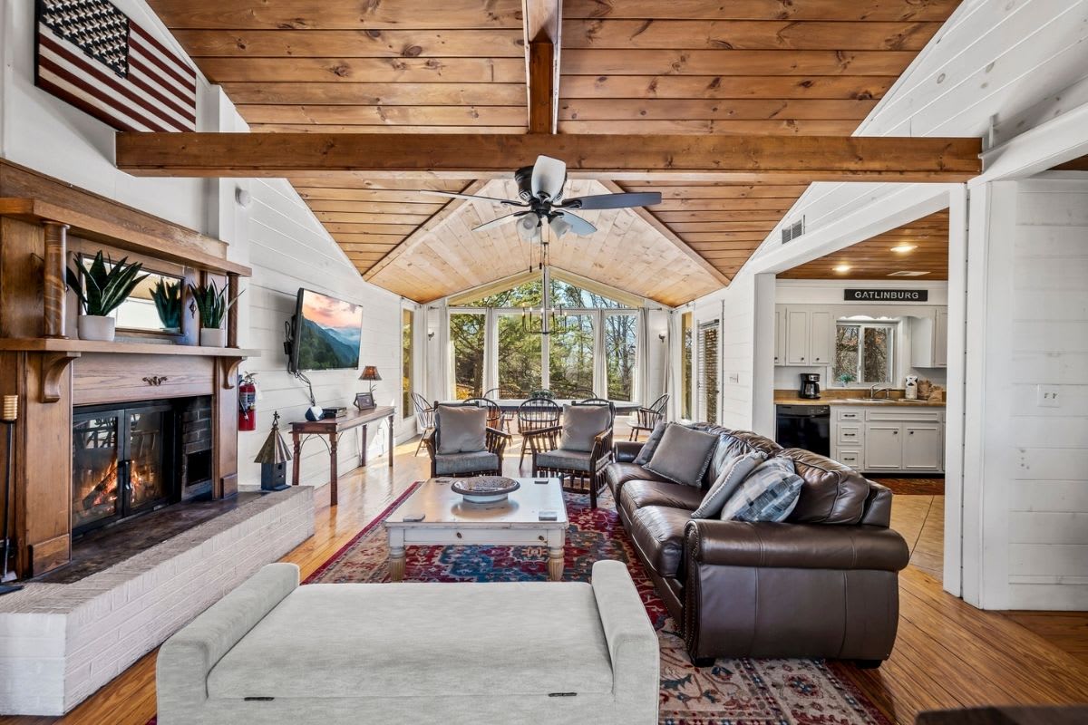 Featured Property Mountain Laurel House