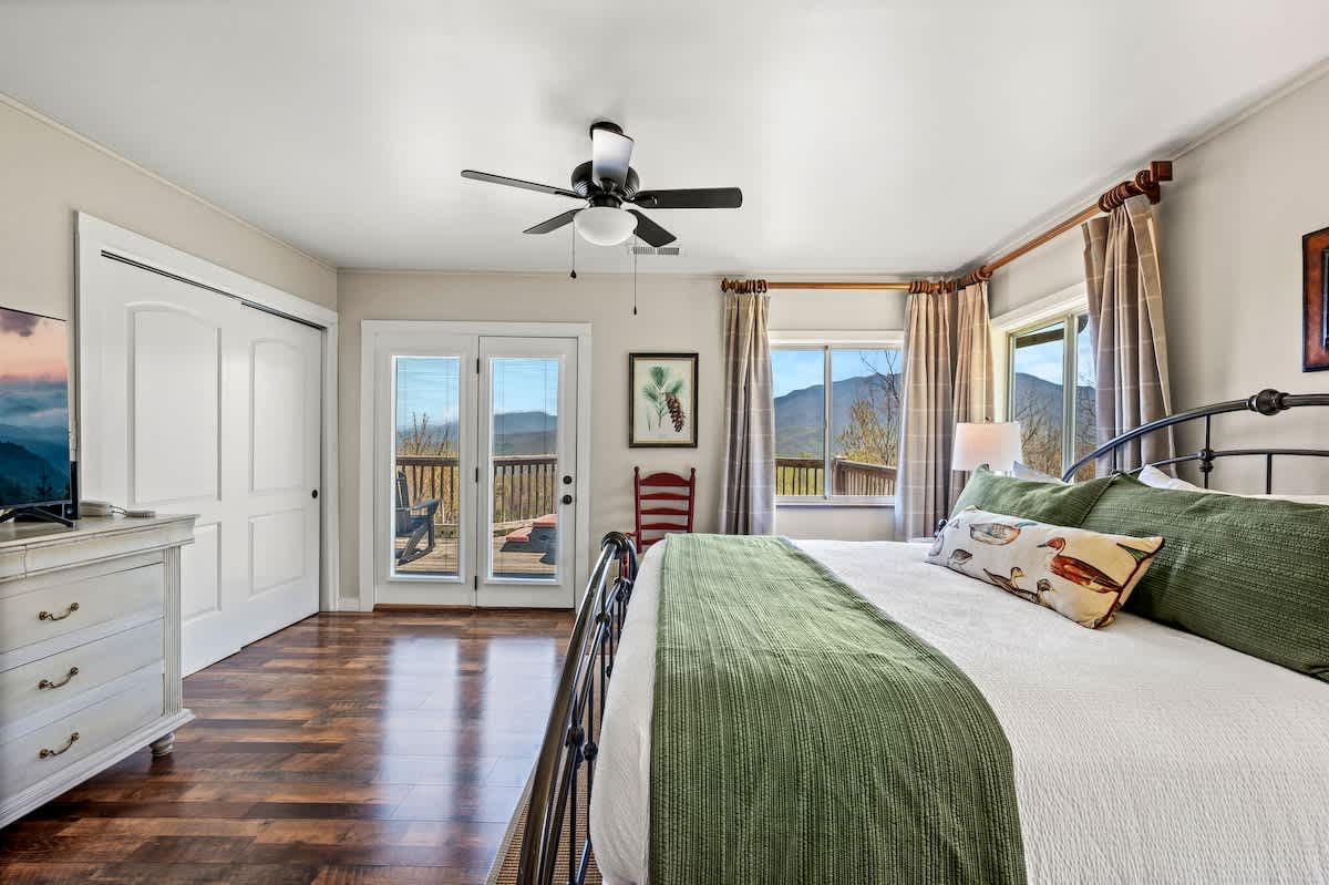 Smoky Mountain Cottage 5