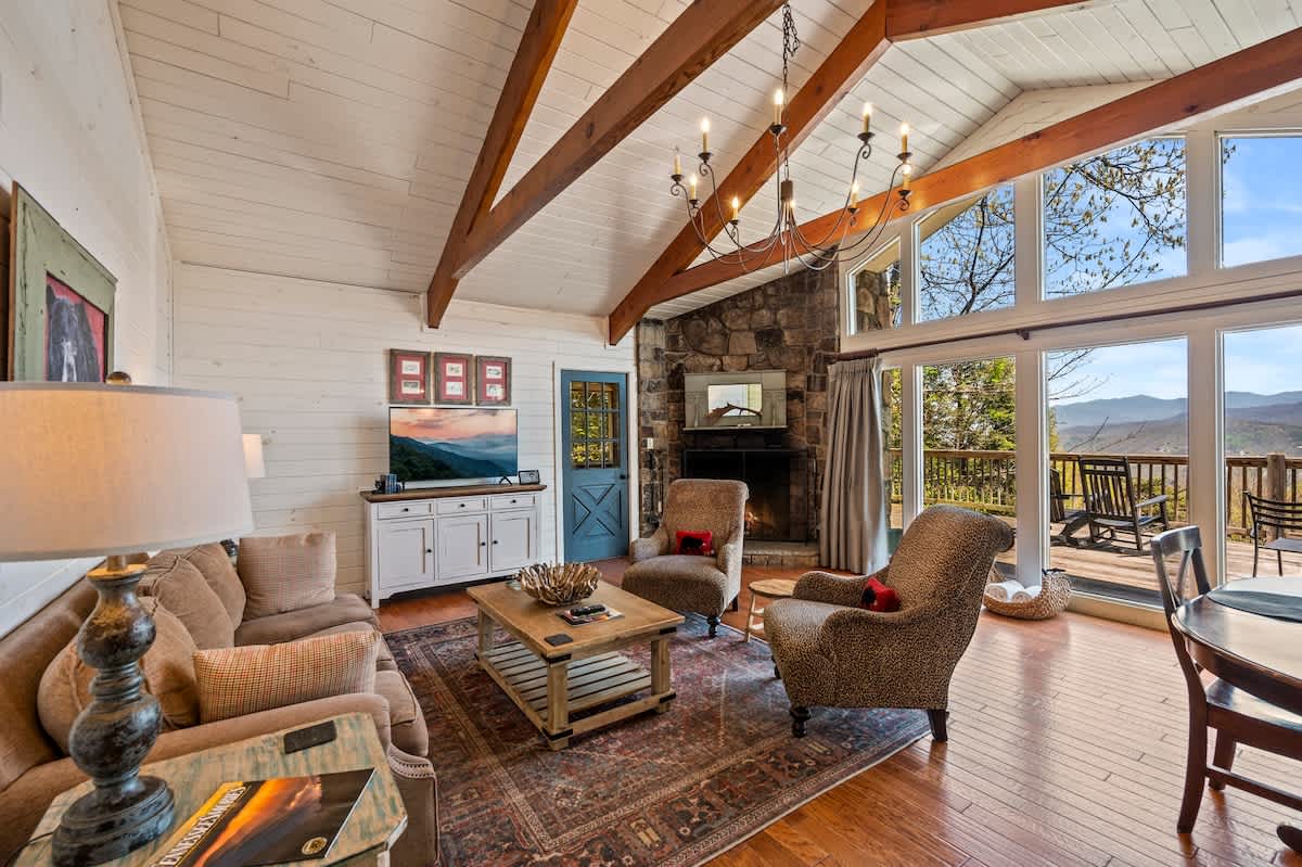 Smoky Mountain Cottage 10