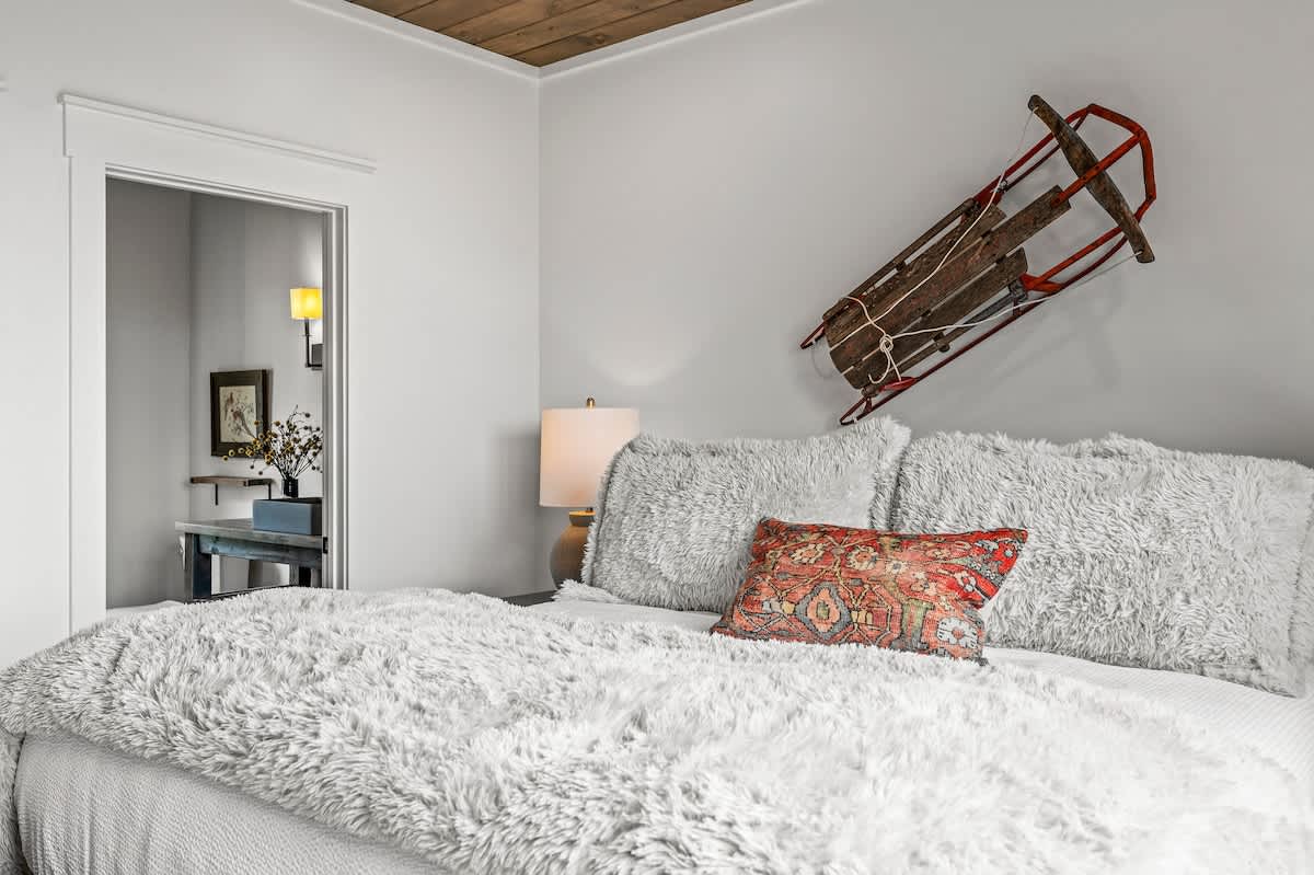 Tucked Inn | Photo 34