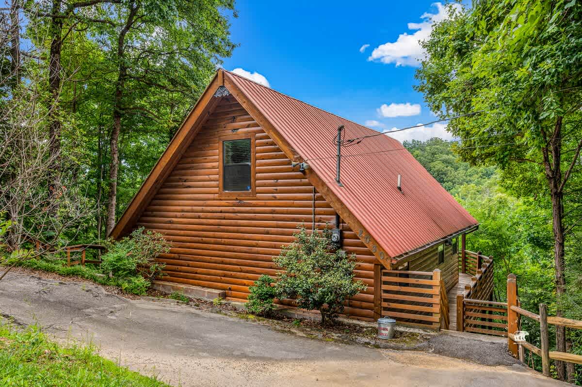 Featured Property Above Laurelwood