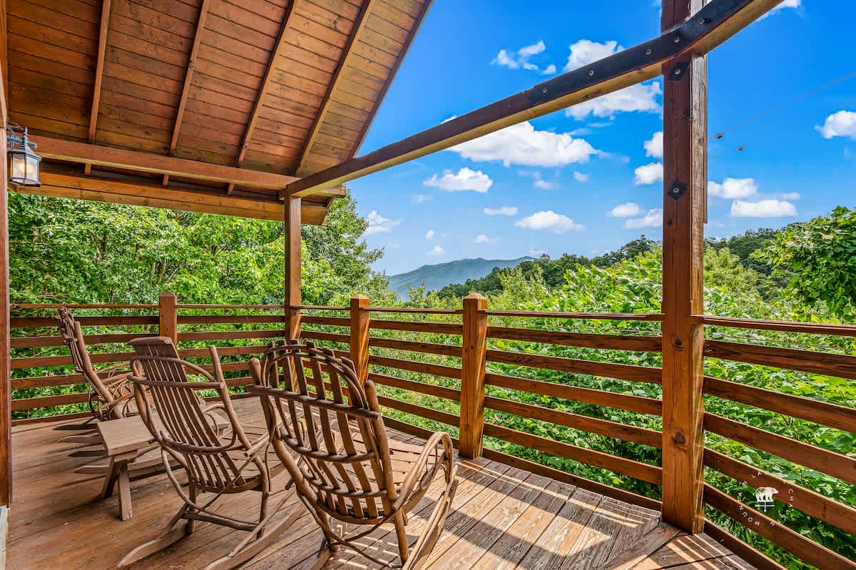 Featured Property Above Laurelwood