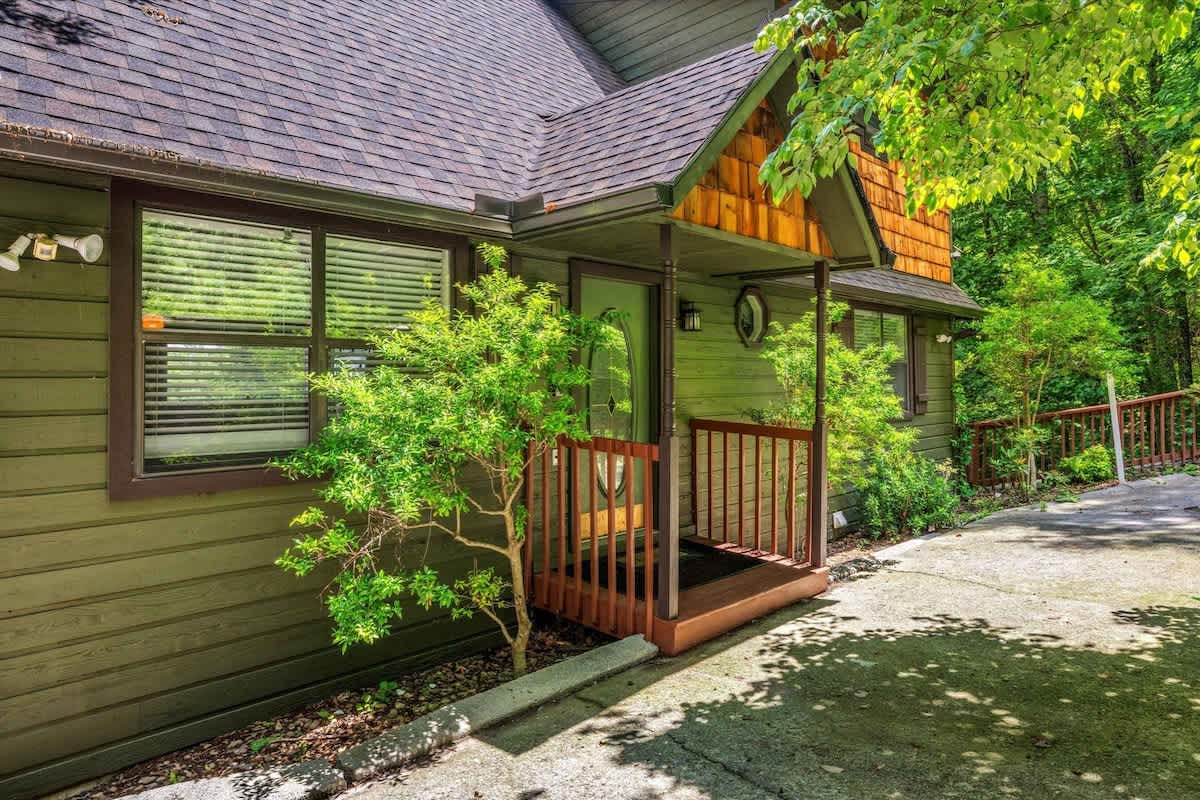 Hiker's Lodge 8