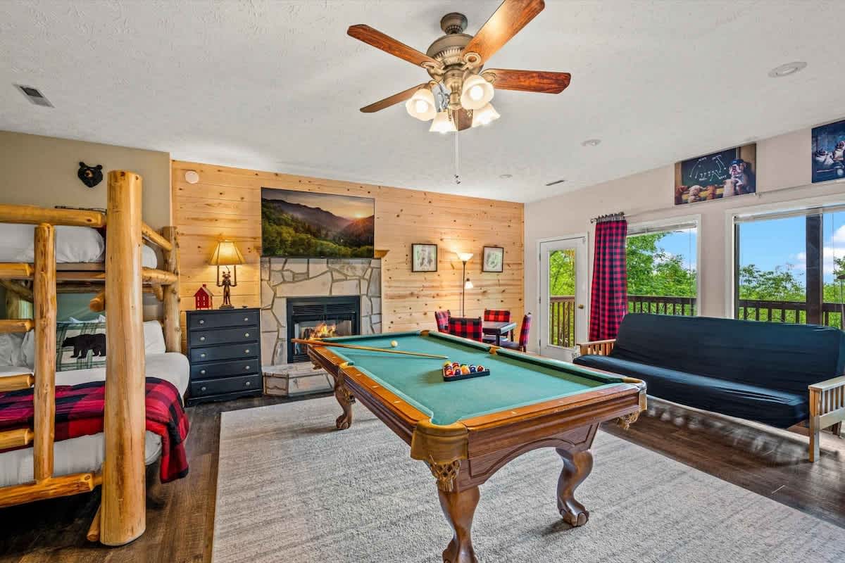Hiker's Lodge 6