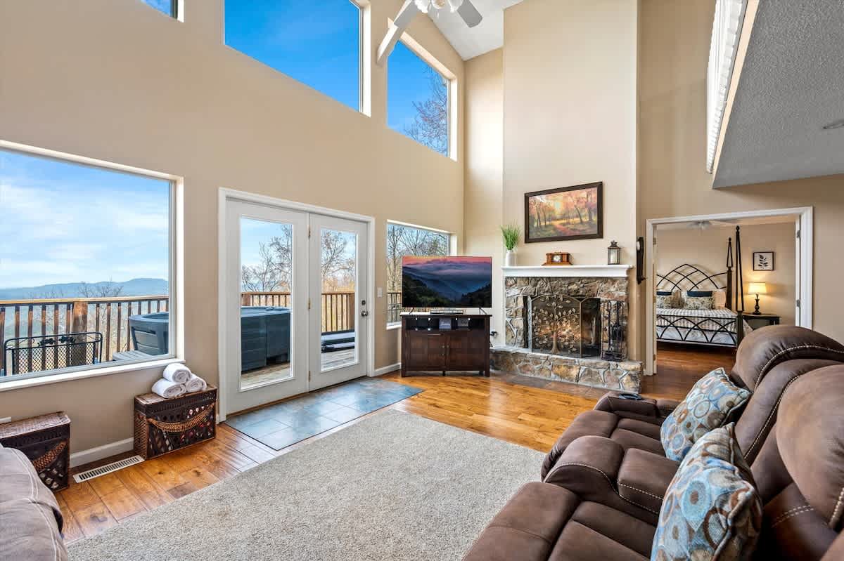 Featured Property Ski Run View