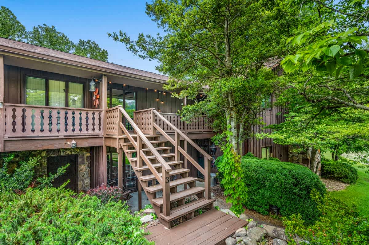 The Shaggin' Chalet 5