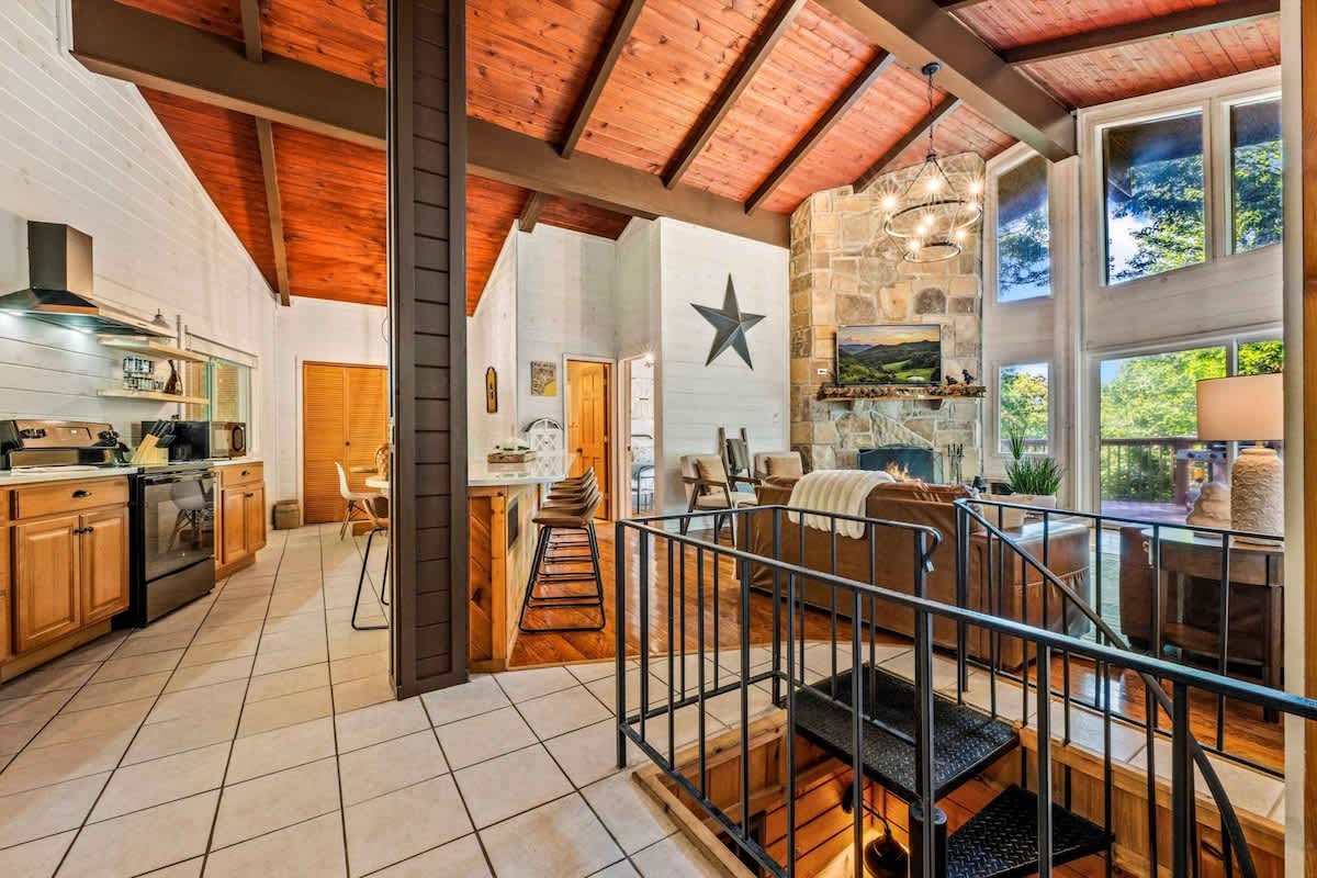 Grand Ole Chalet 7