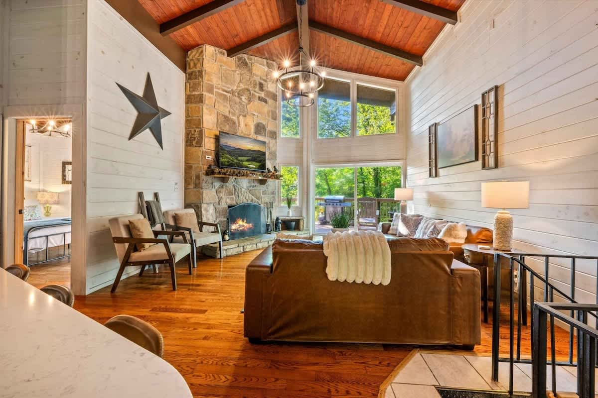 Grand Ole Chalet