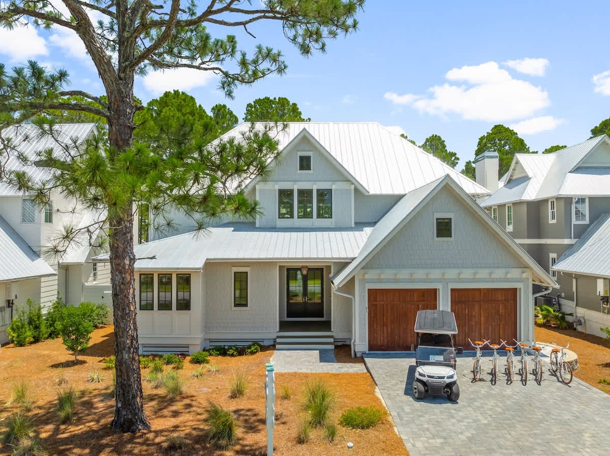 Home includes a 6 seater golf cart and 6 adult bikes.