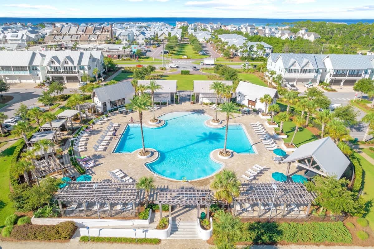 5,000 sq ft community pool that is heated October/November & March/April. Also features beautiful gas grilling cabanas.