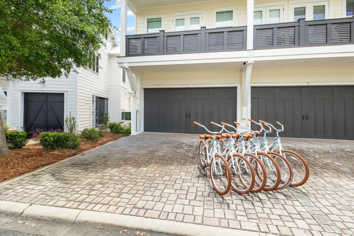 Home includes 6 adult bikes to explore all of 30a!