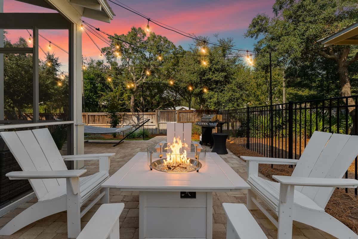 Enjoy the outdoor firepit & grill.