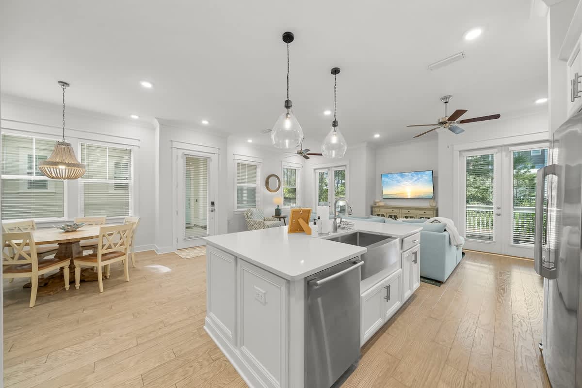 Welcome to Sea Eagle professionally managed by Stay on 30a!