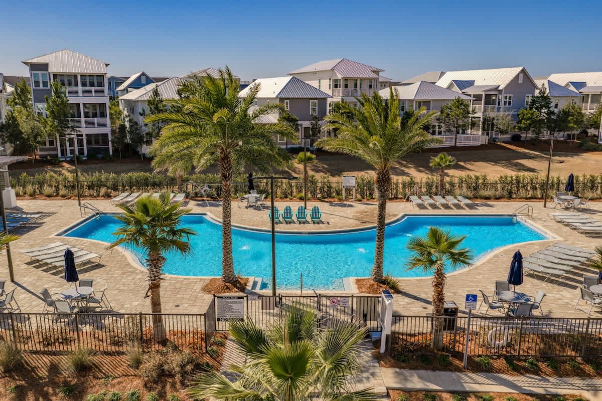 Prominence south pool