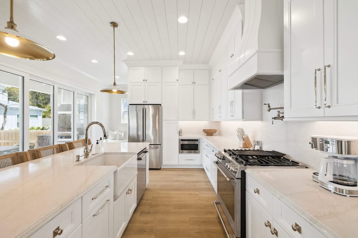 Fully stocked gourmet kitchen