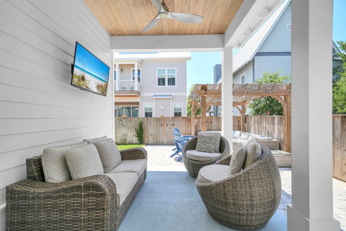 Private backyard oasis with with gas grill and tv