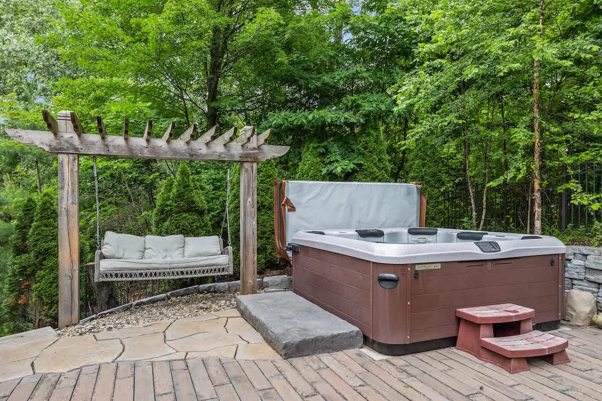 Unplug, unwind, and sink into nature.