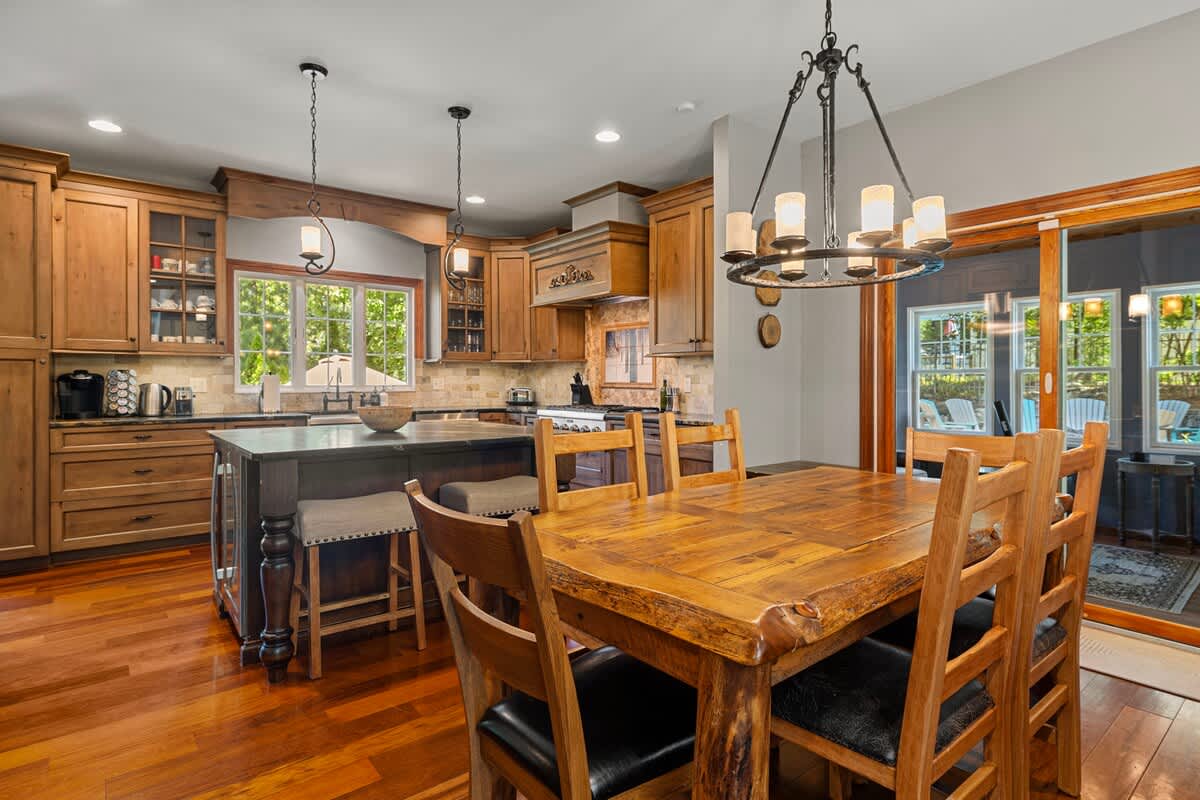 The Moose Lodge’s dine-in kitchen is ideal for large family gatherings.