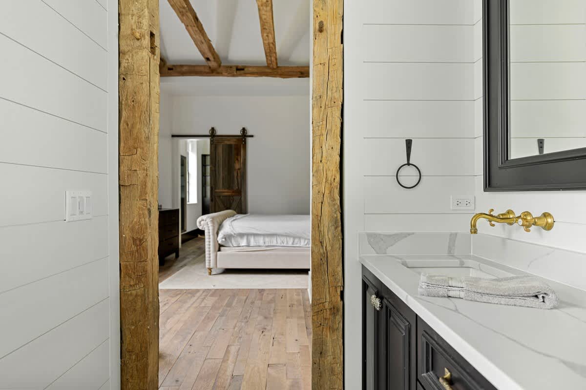 A perfect ensuite bath for the perfect primary bedroom.