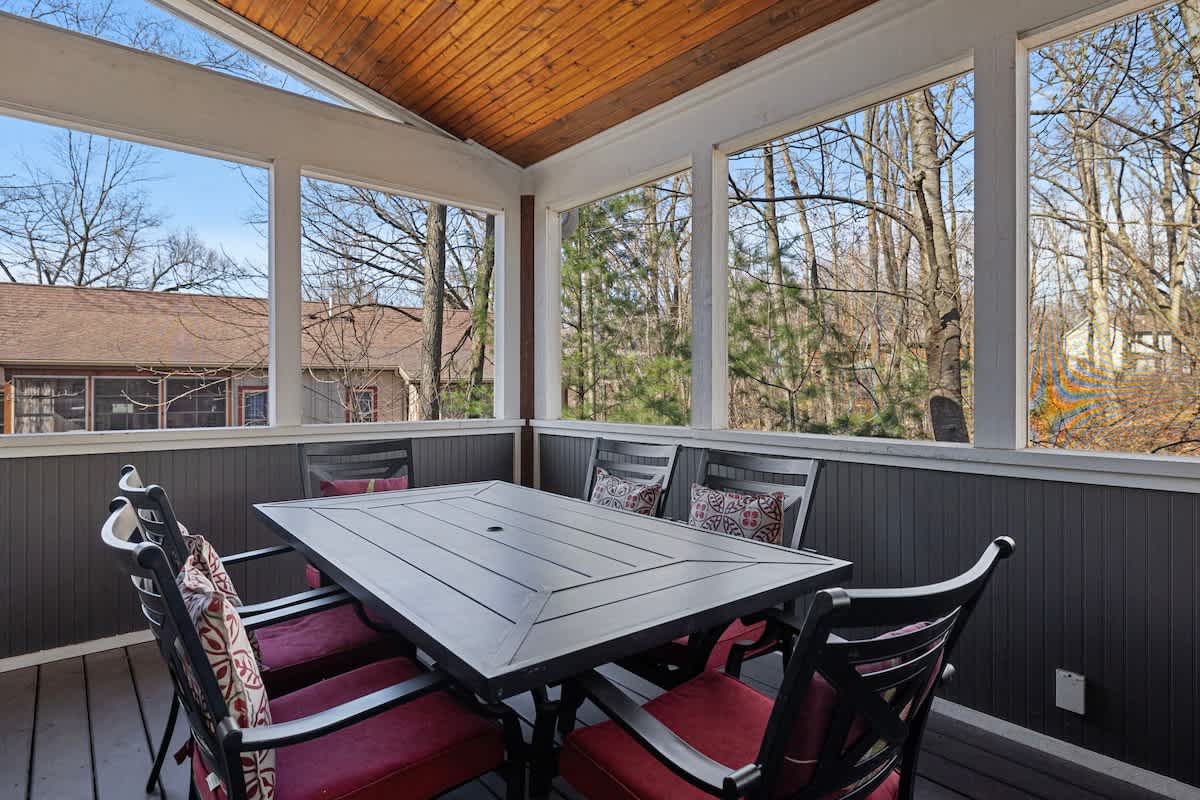 Be close to nature while enjoying a glass of wine or cup-of-joe.