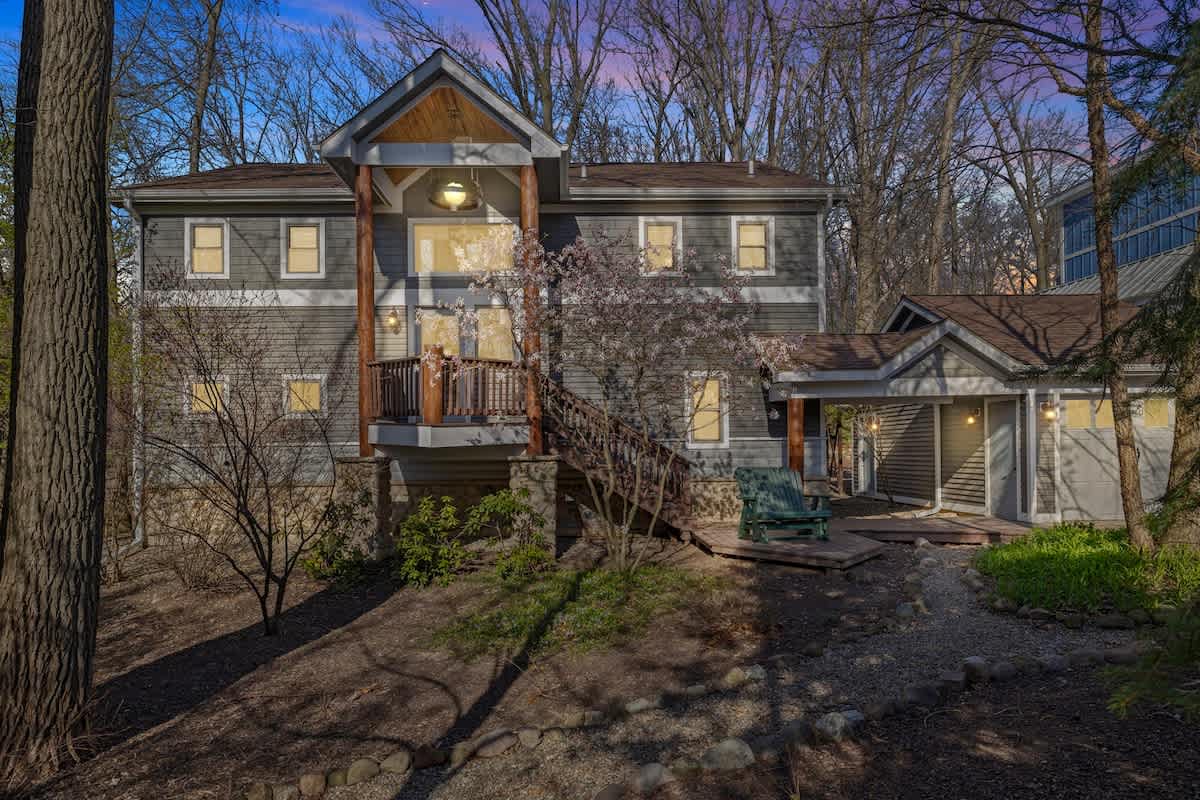 A rich, relaxing vacation awaits you in this 4 BR/2.5 BA home 5 minutes from Lake Michigan’s beaches.