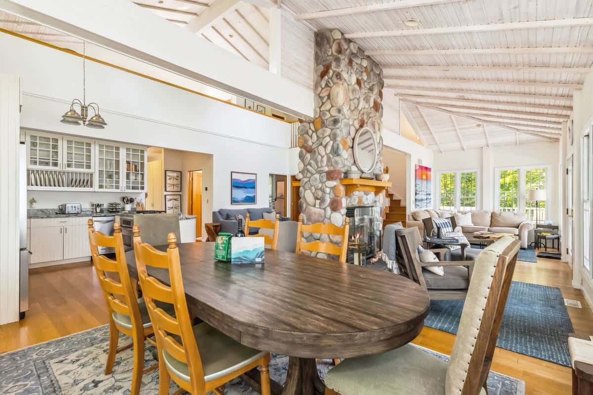 Dine, laugh, and lounge in this sun-filled, designer space.
