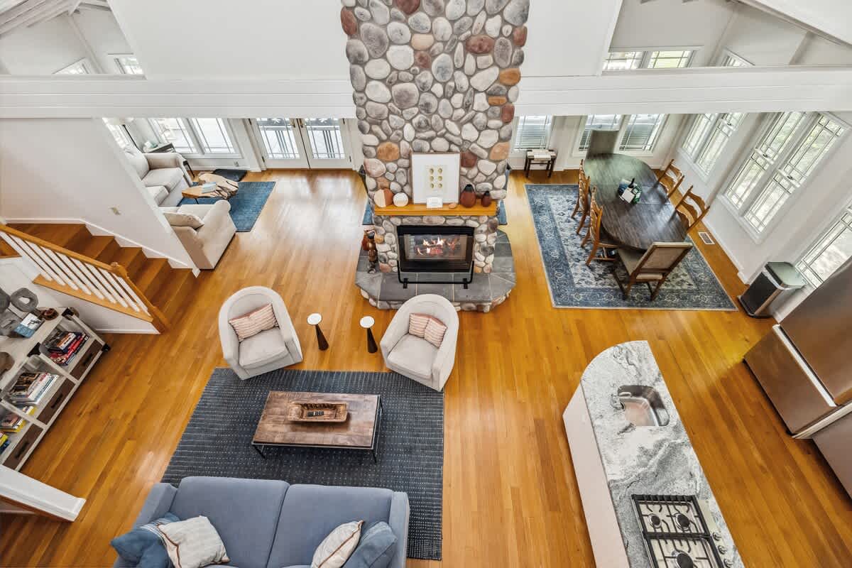 From stone hearth to sky-high ceilings—total wow factor.