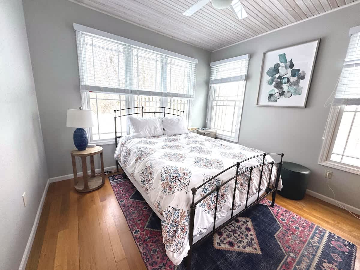Bedroom 1 is on the main level & has a queen size bed.