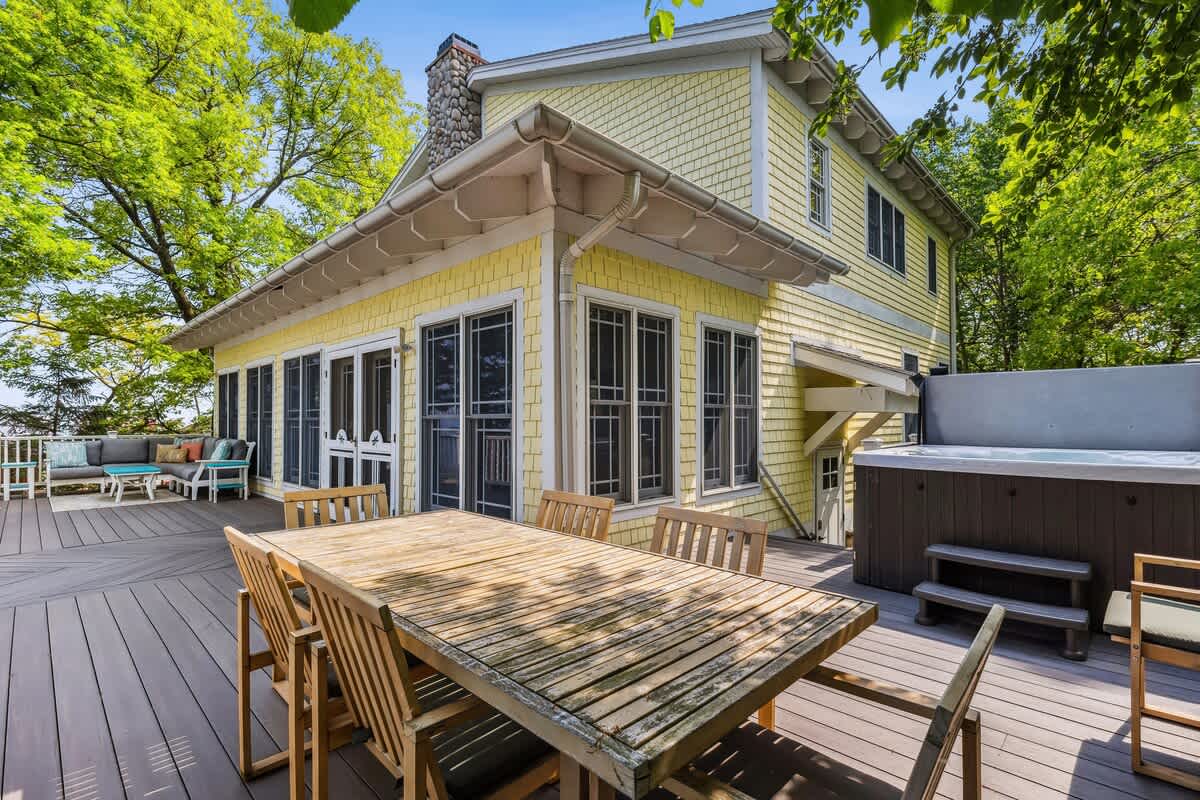 Dine al-fresco on the main deck next to the propane BBQ grill.