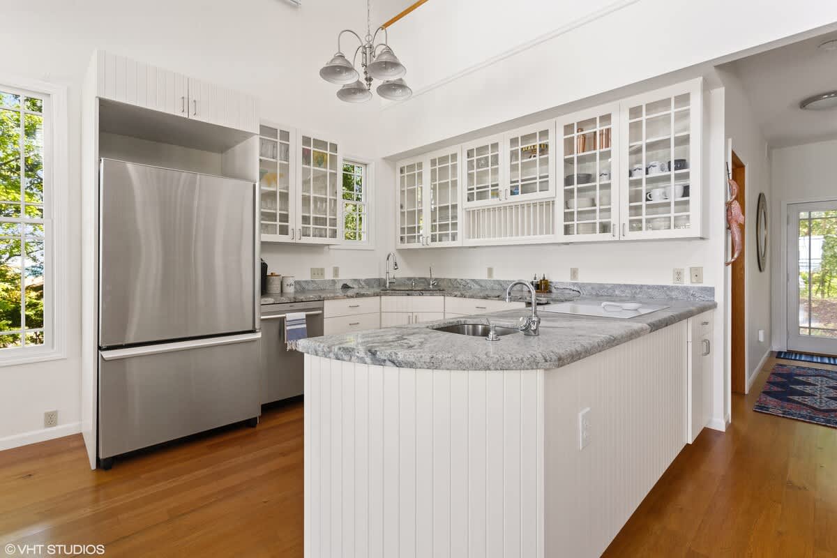 A fully equipped, high-end kitchen is every chef's dream.