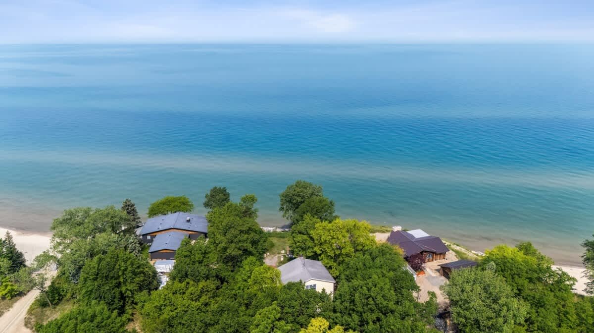Endless blue, private shoreline—pure lakefront bliss.