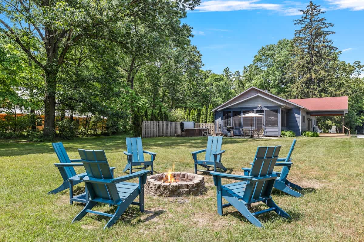 Outdoor entertaining is quite special here with 1.5 acres to play on.