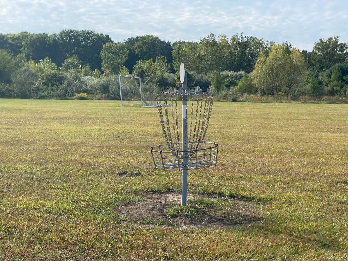 There's even a frisbee golf course!