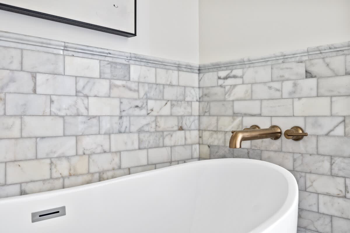 Take a loooonnng soak in the deep soaker tub.