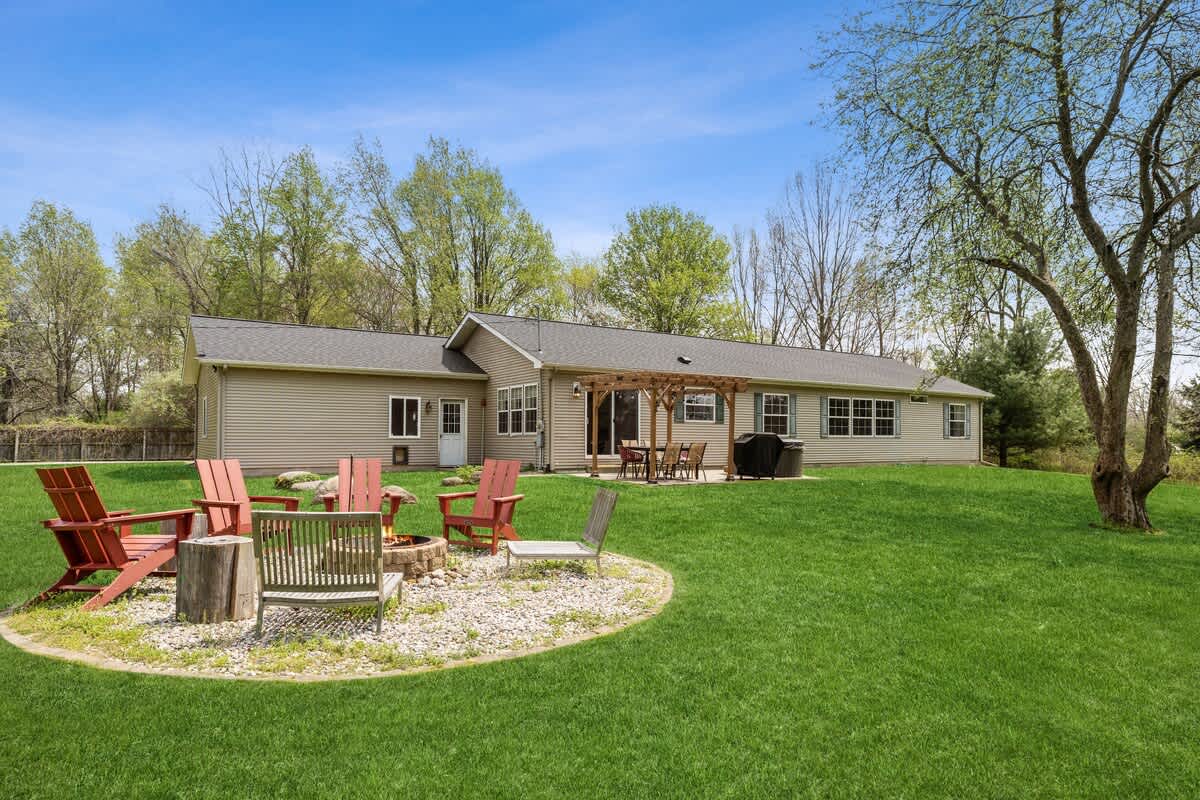 Good times & great conversation are waiting for you in the backyard.