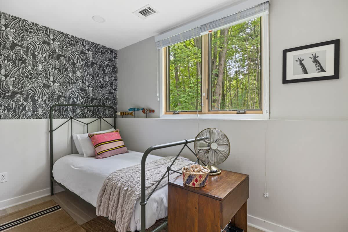 The twin pull-out in bedroom 3 sleeps an additional 2 guests.