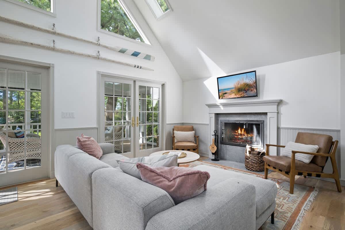 Bright, airy and open spaces immediately sets the tone for relaxation.