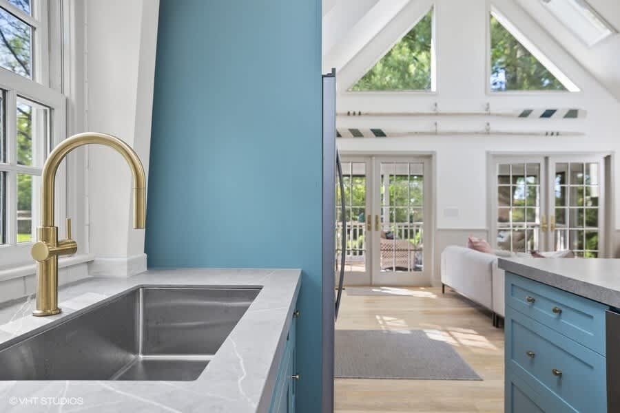 Porcelain counters provide plenty of prep space for chefs of all calibers.
