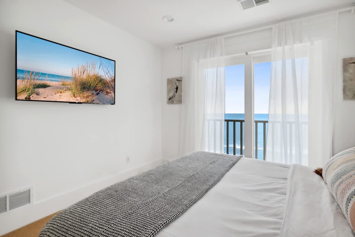 Bedroom #2 is on the upper floor & has a queen bed + amazing views.