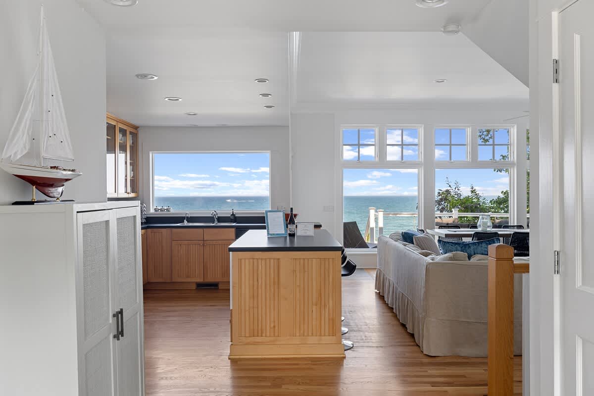 The views start from the moment you enter the front door.
