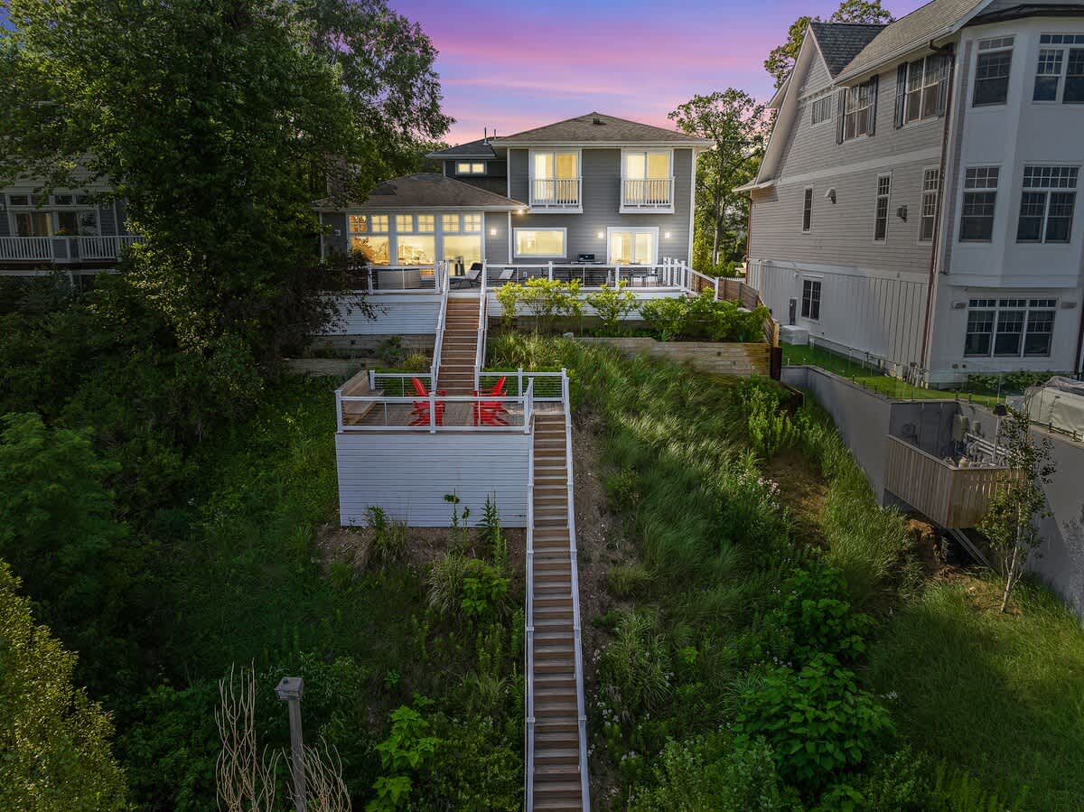 You can entertain outdoors in the evenings, too!