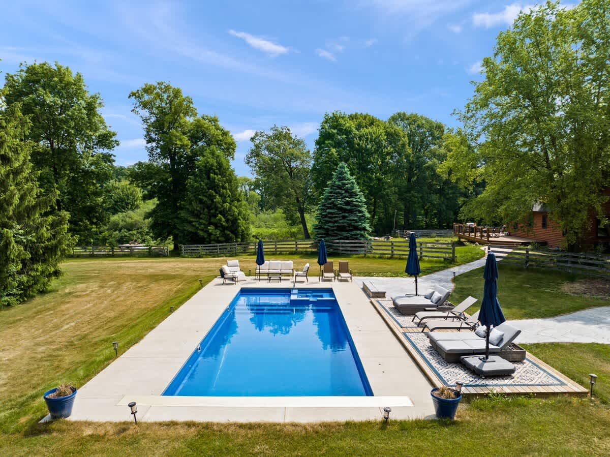 Swim laps, lounge in the crisp air, or enjoy a cool drink by the water’s edge.